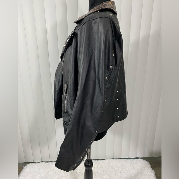 TORRID x BETSEY JOHNSON Leopard Trim Studded Faux Leather Jacket Black Size 1X - Picture 3 of 16